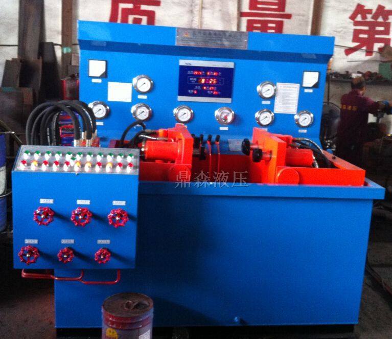 試壓現場(chǎng)圖，可選配電腦，打印以及遠程監控